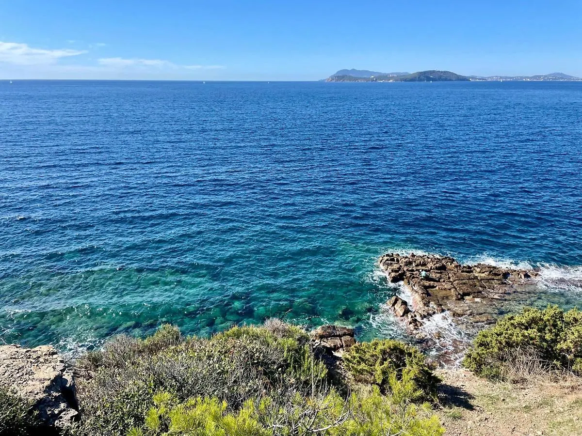 Apartment Appartement Cosy Vue Mer A 50 M De La Plage - Refait A Neuf Et Climatise Le Pradet