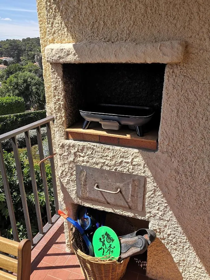 Apartment Appartement Cosy Vue Mer A 50 M De La Plage - Refait A Neuf Et Climatise Le Pradet France