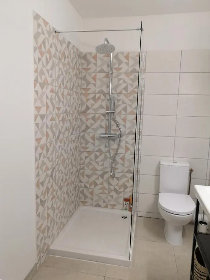 Appartement Cosy Vue Mer A 50 M De La Plage - Refait A Neuf Et Climatise Le Pradet Apartment