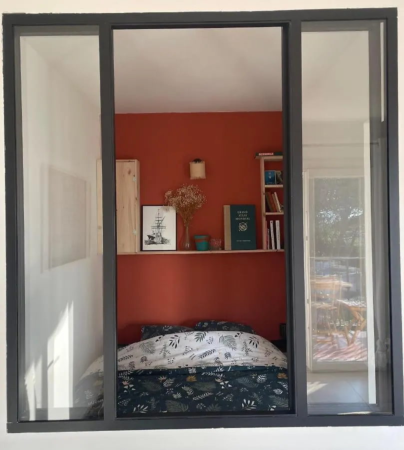 Apartment Appartement Cosy Vue Mer A 50 M De La Plage - Refait A Neuf Et Climatise Le Pradet