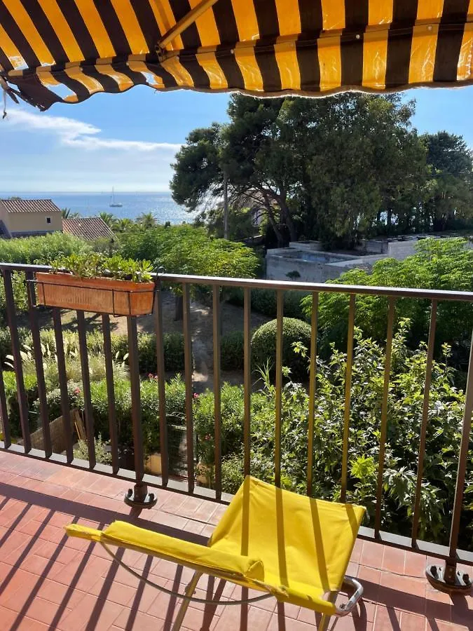 Apartment Appartement Cosy Vue Mer A 50 M De La Plage - Refait A Neuf Et Climatise Le Pradet