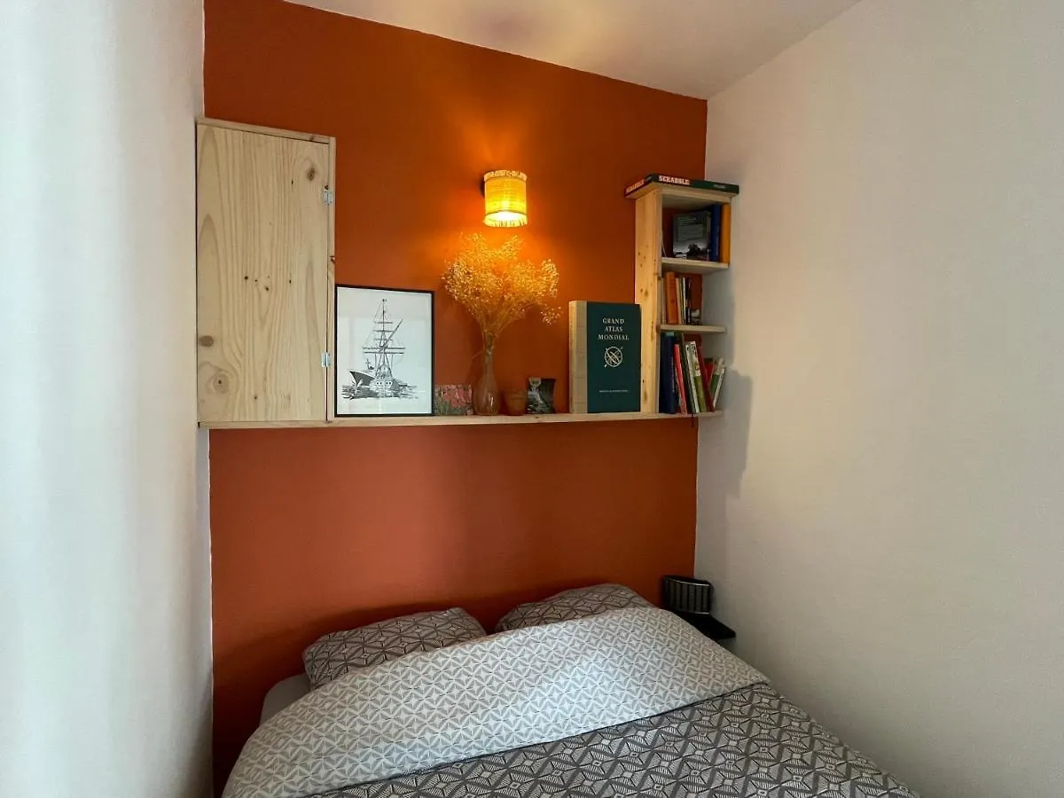 Appartement Cosy Vue Mer A 50 M De La Plage - Refait A Neuf Et Climatise Le Pradet Apartment