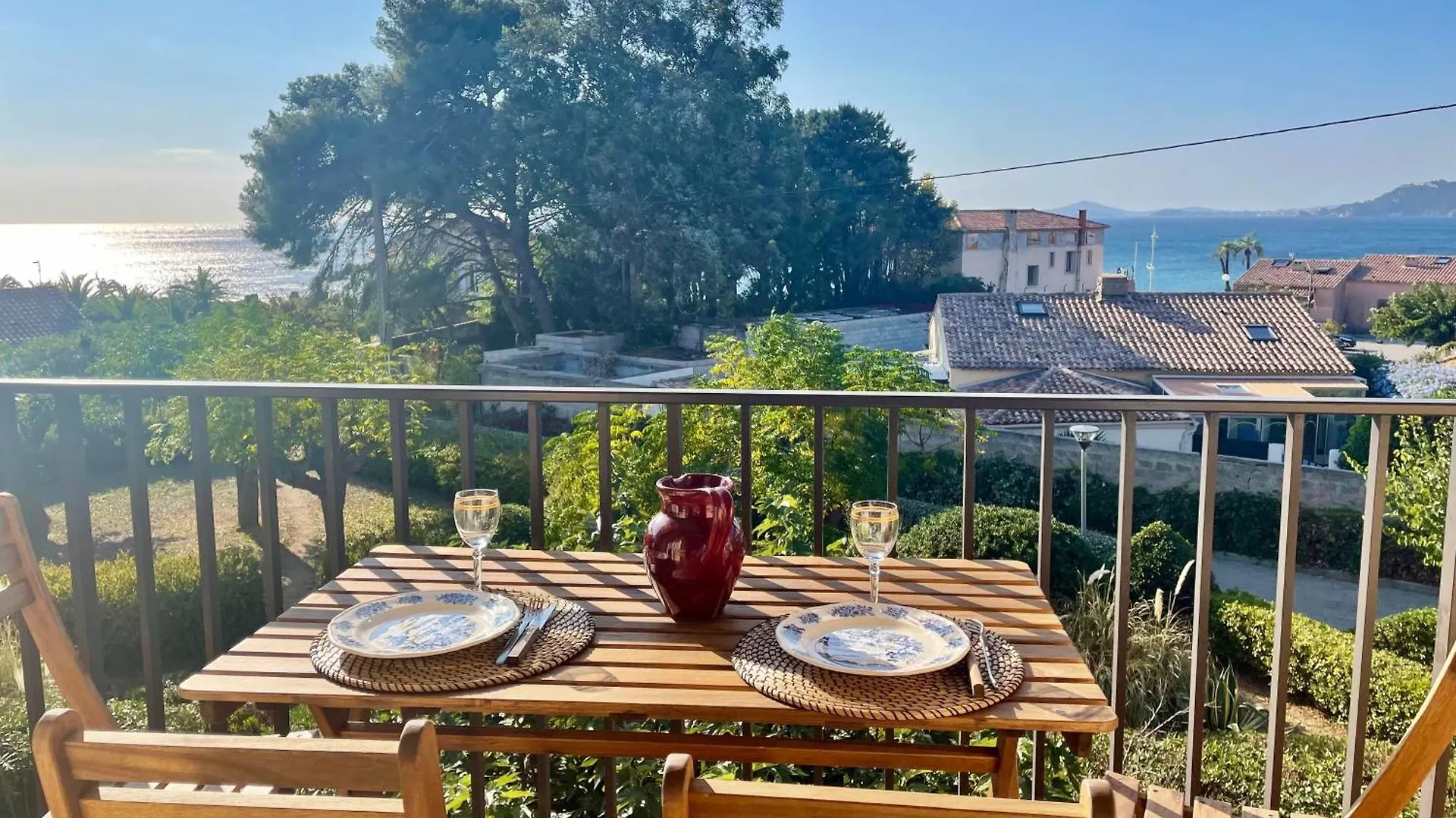 Apartment Appartement Cosy Vue Mer A 50 M De La Plage - Refait A Neuf Et Climatise Le Pradet