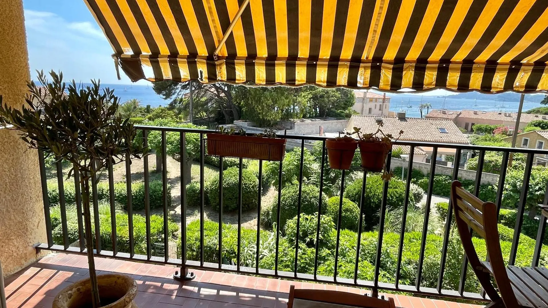 Appartement Cosy Vue Mer A 50 M De La Plage - Refait A Neuf Et Climatise Le Pradet Apartment