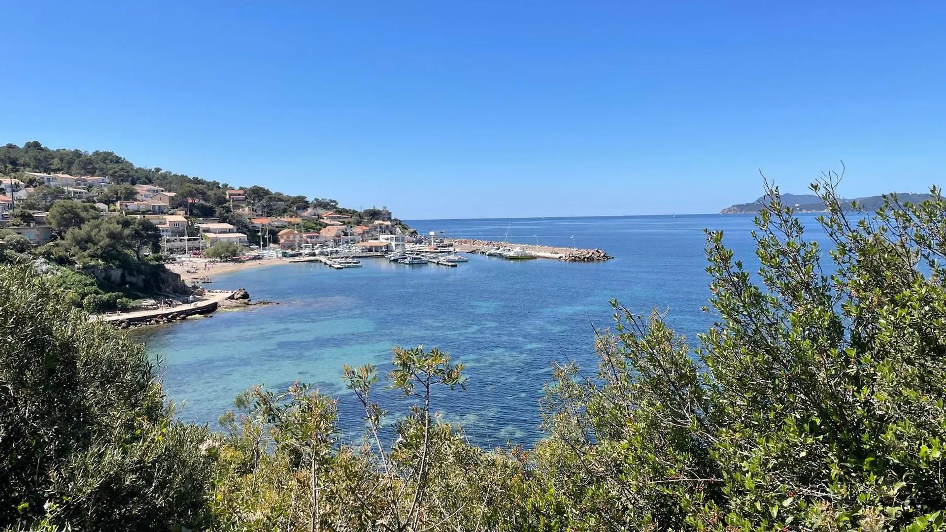 Apartment Appartement Cosy Vue Mer A 50 M De La Plage - Refait A Neuf Et Climatise Le Pradet France